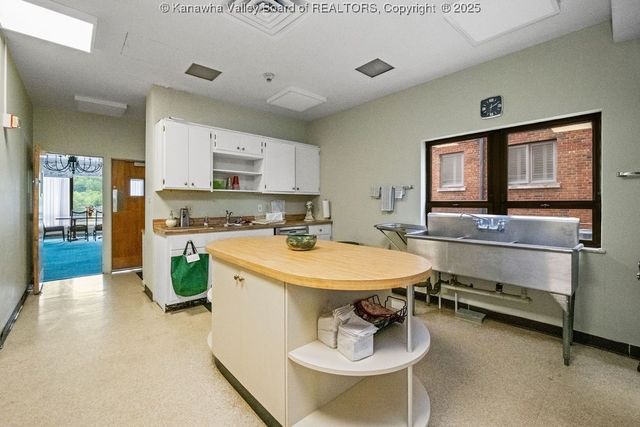 1578 Kanawha Boulevard 7C, Charleston, WV 25311