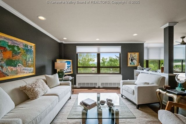 1578 Kanawha Boulevard 7C, Charleston, WV 25311