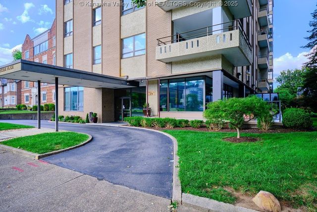 1578 Kanawha Boulevard 7C, Charleston, WV 25311