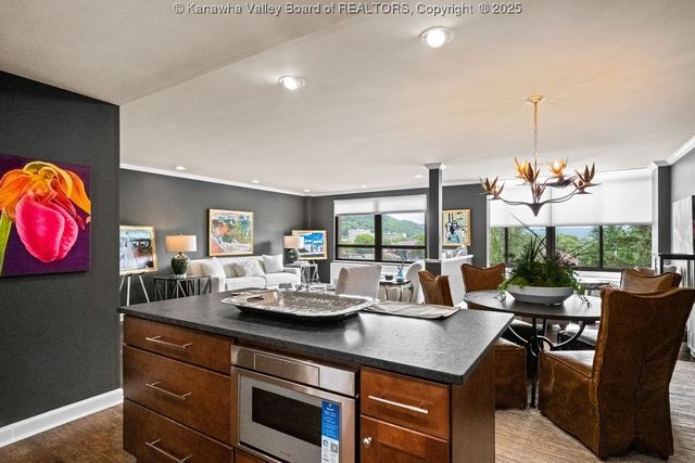 1578 Kanawha Boulevard 7C, Charleston, WV 25311