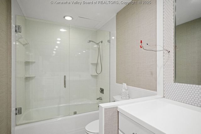 1578 Kanawha Boulevard 7C, Charleston, WV 25311