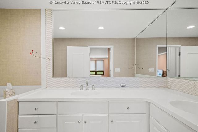 1578 Kanawha Boulevard 7C, Charleston, WV 25311