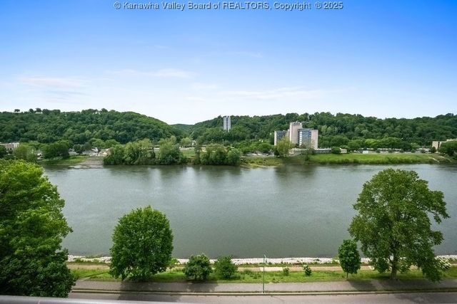 1578 Kanawha Boulevard 7C, Charleston, WV 25311