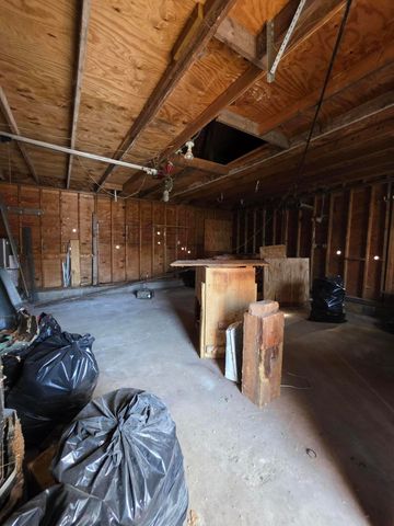 809 E 44th Avenue, Gary, IN 46409