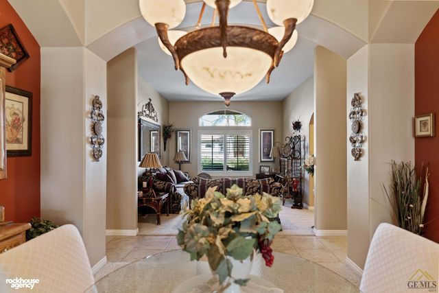 11809 Irwindale Avenue, Bakersfield, CA 93312