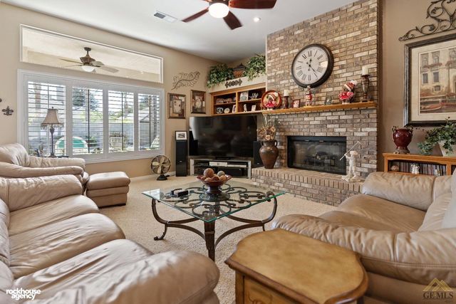 11809 Irwindale Avenue, Bakersfield, CA 93312