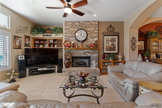 11809 Irwindale Avenue, Bakersfield, CA 93312