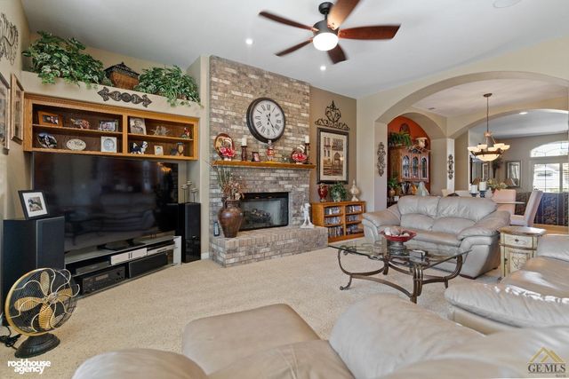 11809 Irwindale Avenue, Bakersfield, CA 93312