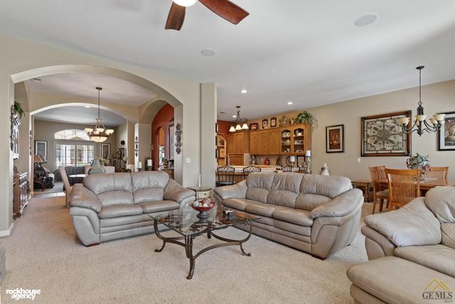 11809 Irwindale Avenue, Bakersfield, CA 93312