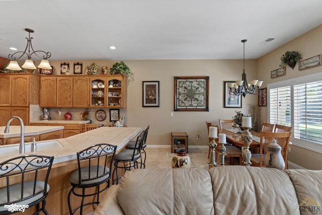 11809 Irwindale Avenue, Bakersfield, CA 93312