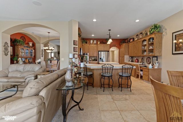 11809 Irwindale Avenue, Bakersfield, CA 93312