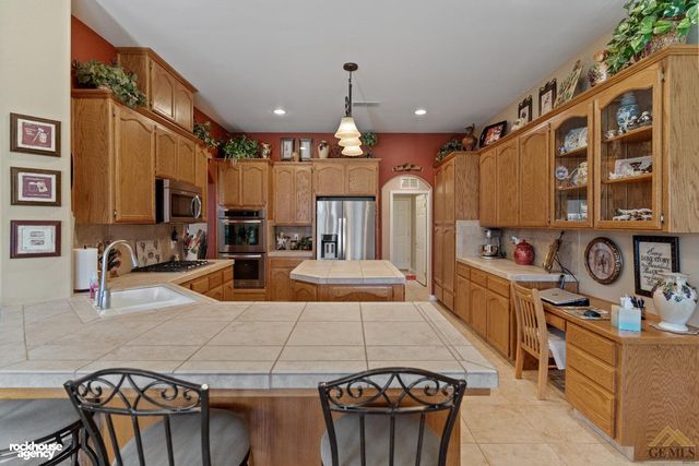 11809 Irwindale Avenue, Bakersfield, CA 93312