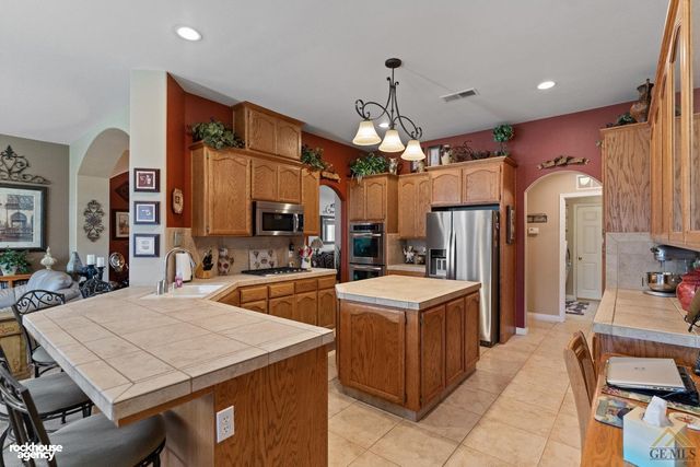 11809 Irwindale Avenue, Bakersfield, CA 93312