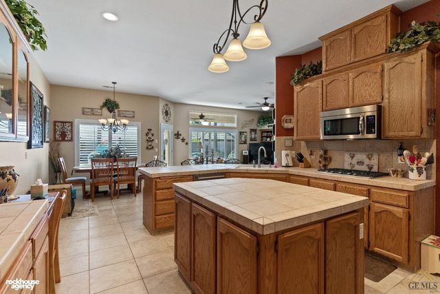 11809 Irwindale Avenue, Bakersfield, CA 93312