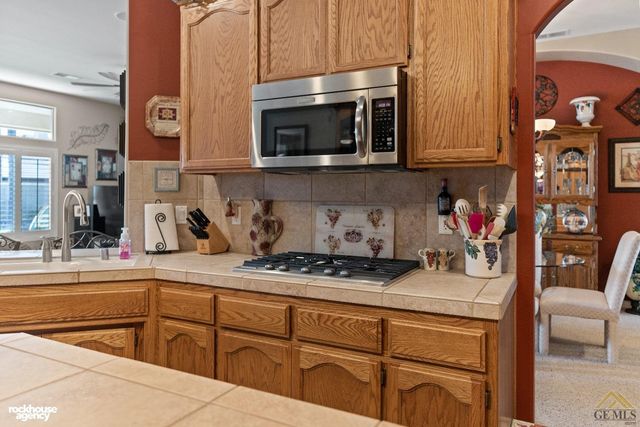 11809 Irwindale Avenue, Bakersfield, CA 93312