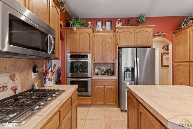 11809 Irwindale Avenue, Bakersfield, CA 93312