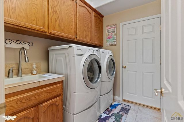 11809 Irwindale Avenue, Bakersfield, CA 93312