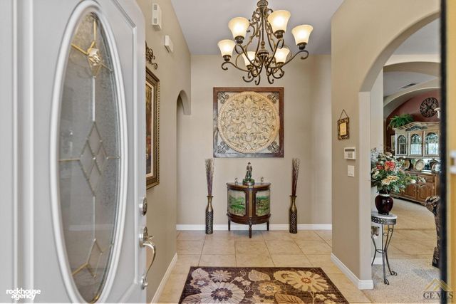 11809 Irwindale Avenue, Bakersfield, CA 93312