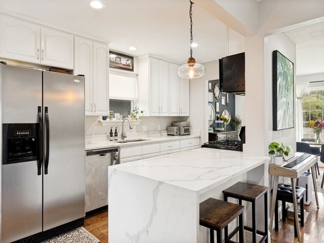 2804 Sharpview Lane, Dallas, TX 75228