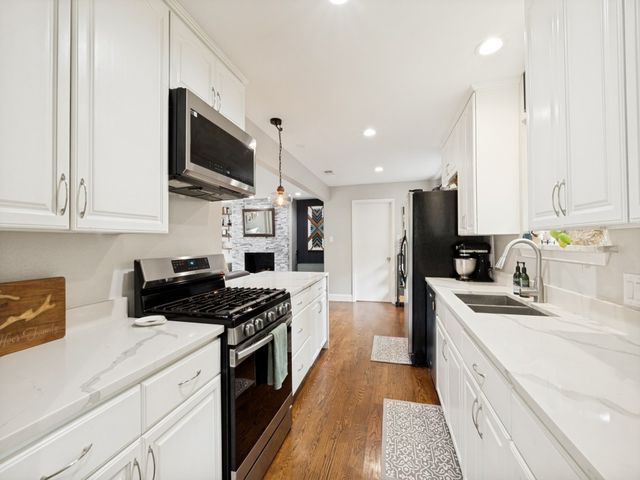 2804 Sharpview Lane, Dallas, TX 75228
