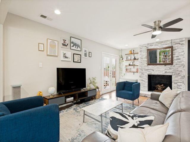 2804 Sharpview Lane, Dallas, TX 75228