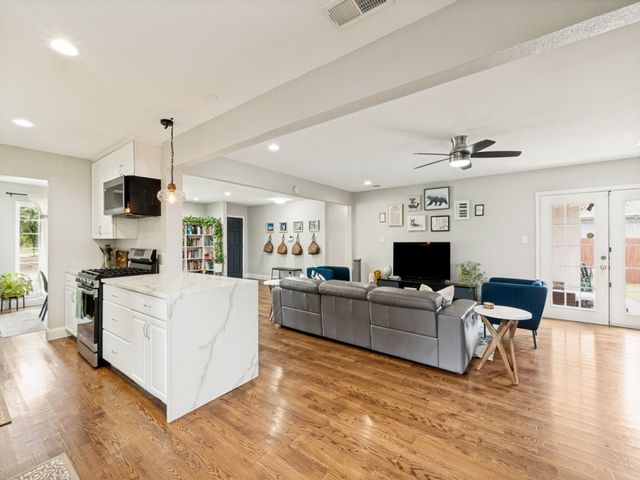 2804 Sharpview Lane, Dallas, TX 75228