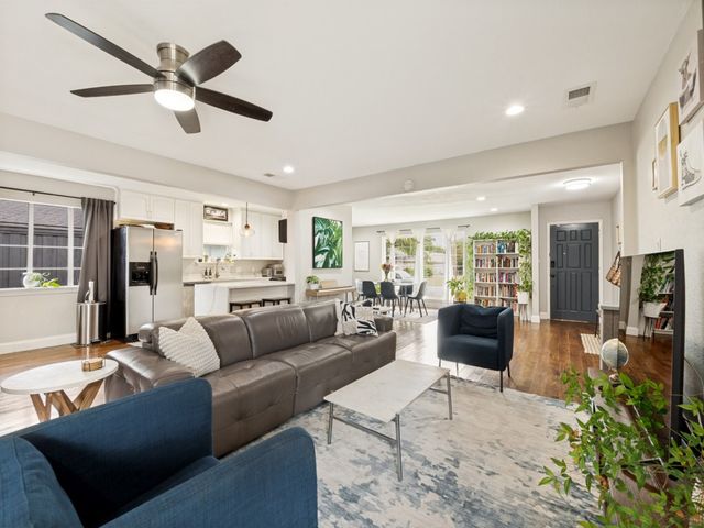 2804 Sharpview Lane, Dallas, TX 75228