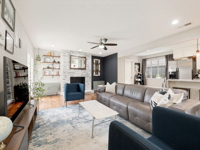 2804 Sharpview Lane, Dallas, TX 75228