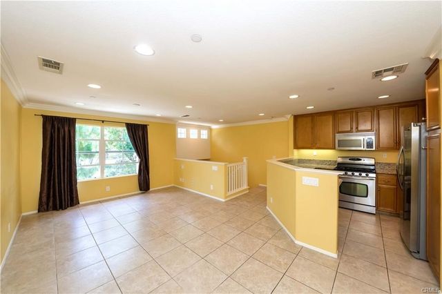 36 Trailing Vine, Irvine, CA 92602