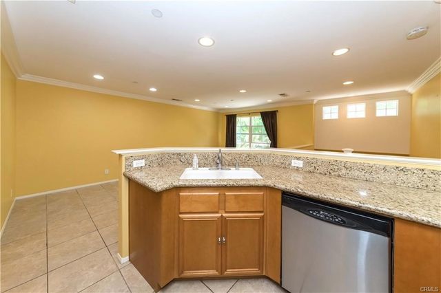 36 Trailing Vine, Irvine, CA 92602