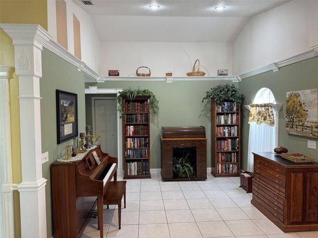 9814 OSLIN STREET, Tampa, FL 33615