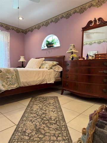 9814 OSLIN STREET, Tampa, FL 33615
