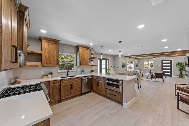 1503 E Lakeview Drive, Dallas, TX 75216