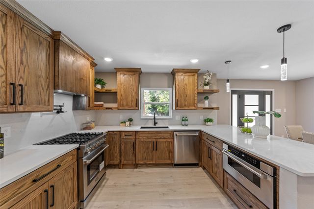 1503 E Lakeview Drive, Dallas, TX 75216