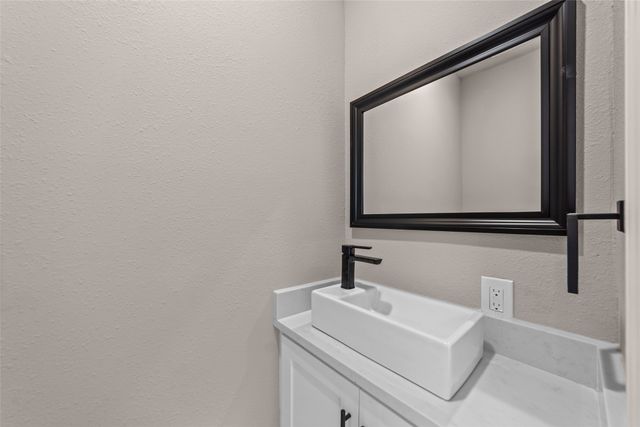 1503 E Lakeview Drive, Dallas, TX 75216