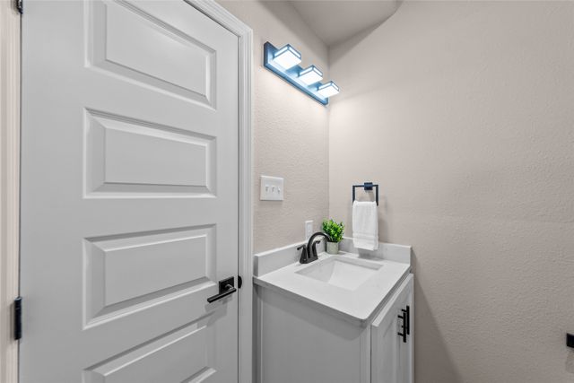 1503 E Lakeview Drive, Dallas, TX 75216