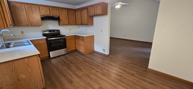 1632 E Adams Street, Springfield, MO 65803