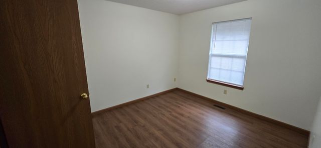 1632 E Adams Street, Springfield, MO 65803