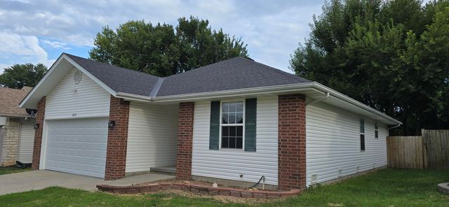 1632 E Adams Street, Springfield, MO 65803