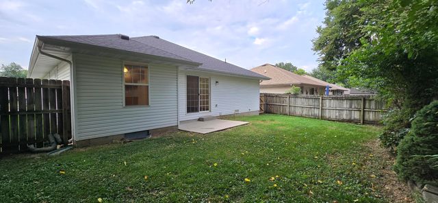 1632 E Adams Street, Springfield, MO 65803