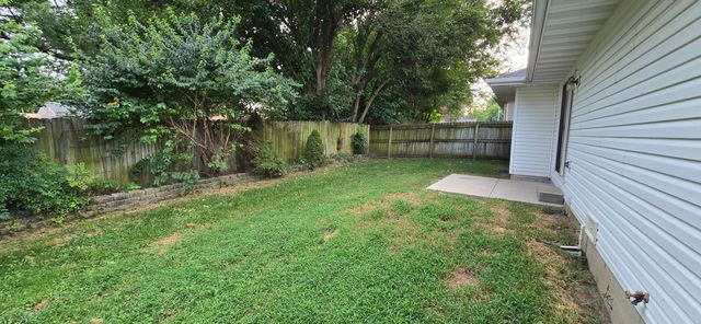 1632 E Adams Street, Springfield, MO 65803