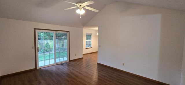 1632 E Adams Street, Springfield, MO 65803