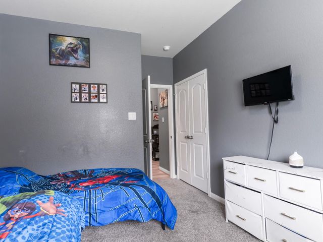 315 Woodhaven Drive, West Columbia, TX 77486