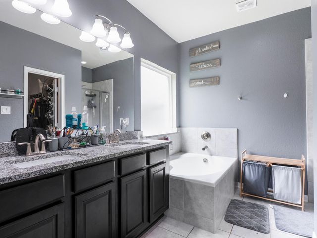 315 Woodhaven Drive, West Columbia, TX 77486