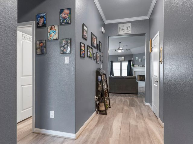 315 Woodhaven Drive, West Columbia, TX 77486