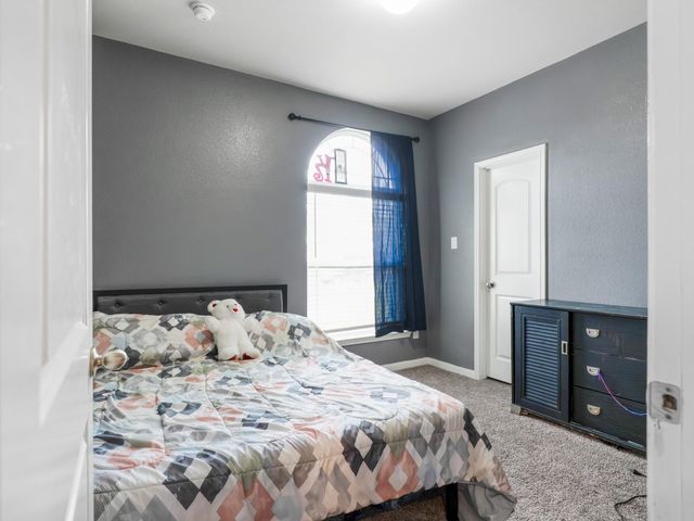 315 Woodhaven Drive, West Columbia, TX 77486
