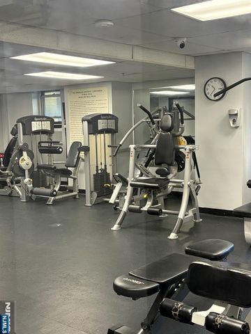 6600 Boulevard East 11J, West New York, NJ 07093