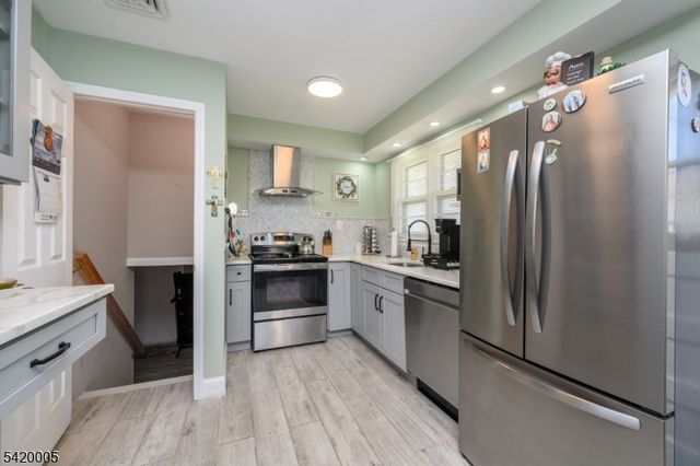 130 Jefferson Ave, Rahway City, NJ 07065