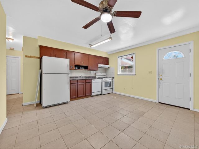 37 Carnation Drive, Nanuet, NY 10954