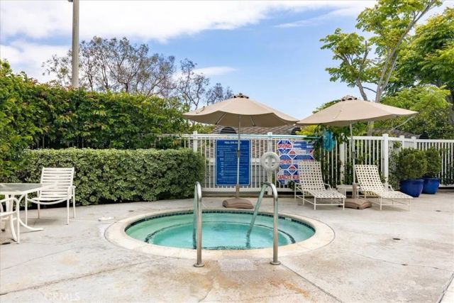 121 Santa Rosa Ct., Laguna Beach, CA 92651